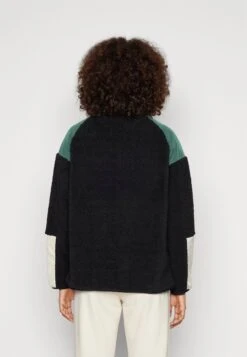 Ellesse Perini 1/2 Zip TrackFelpa In PileBlack Donna Felpe EL921J09W-Q11 -Ellesse 0fa96215306c4fd898476297751028fc