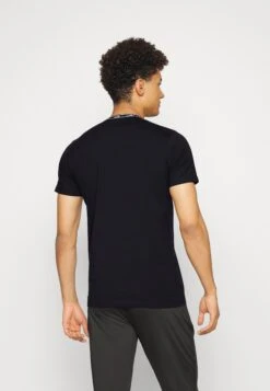 Ellesse Alona - T-Shirt Con Stampa - Black -Ellesse 12facfca85394dbfaea509f0a647820c