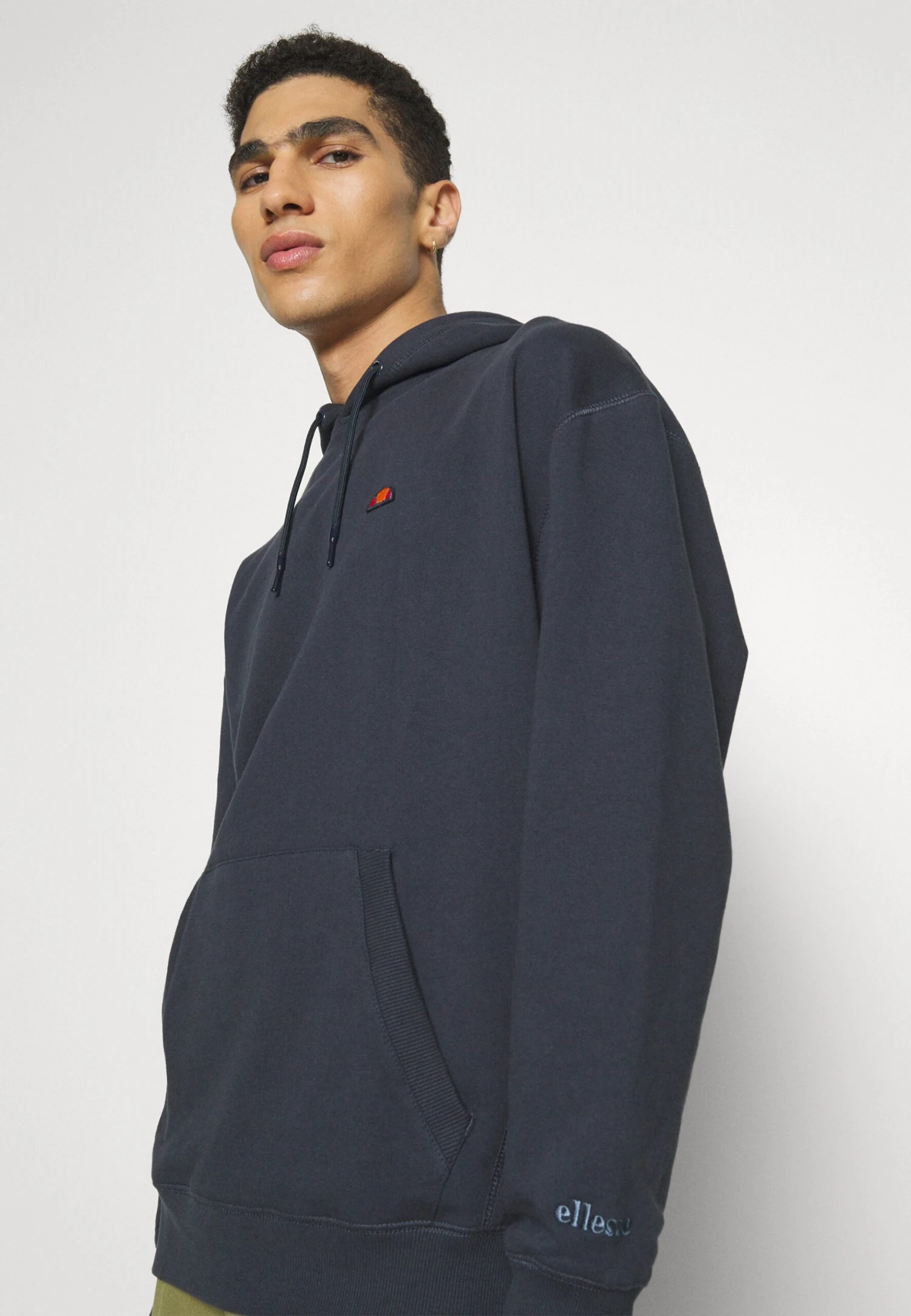 Ellesse Caldine HoodyFelpaDark Blue Uomo Maglieria E Felpe EL922S0CJ-K11 6 Ellesse Caldine HoodyFelpaDark Blue Uomo Maglieria E Felpe EL922S0CJ-K11 - immagine 6