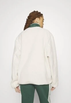 Ellesse Martucci JacketGiacca In PileOff White Donna Felpe EL921G03D-A11 11 Ellesse Martucci JacketGiacca In PileOff White Donna Felpe EL921G03D-A11 -Ellesse 2e57296e4b52454998f0c0381c1fab4a