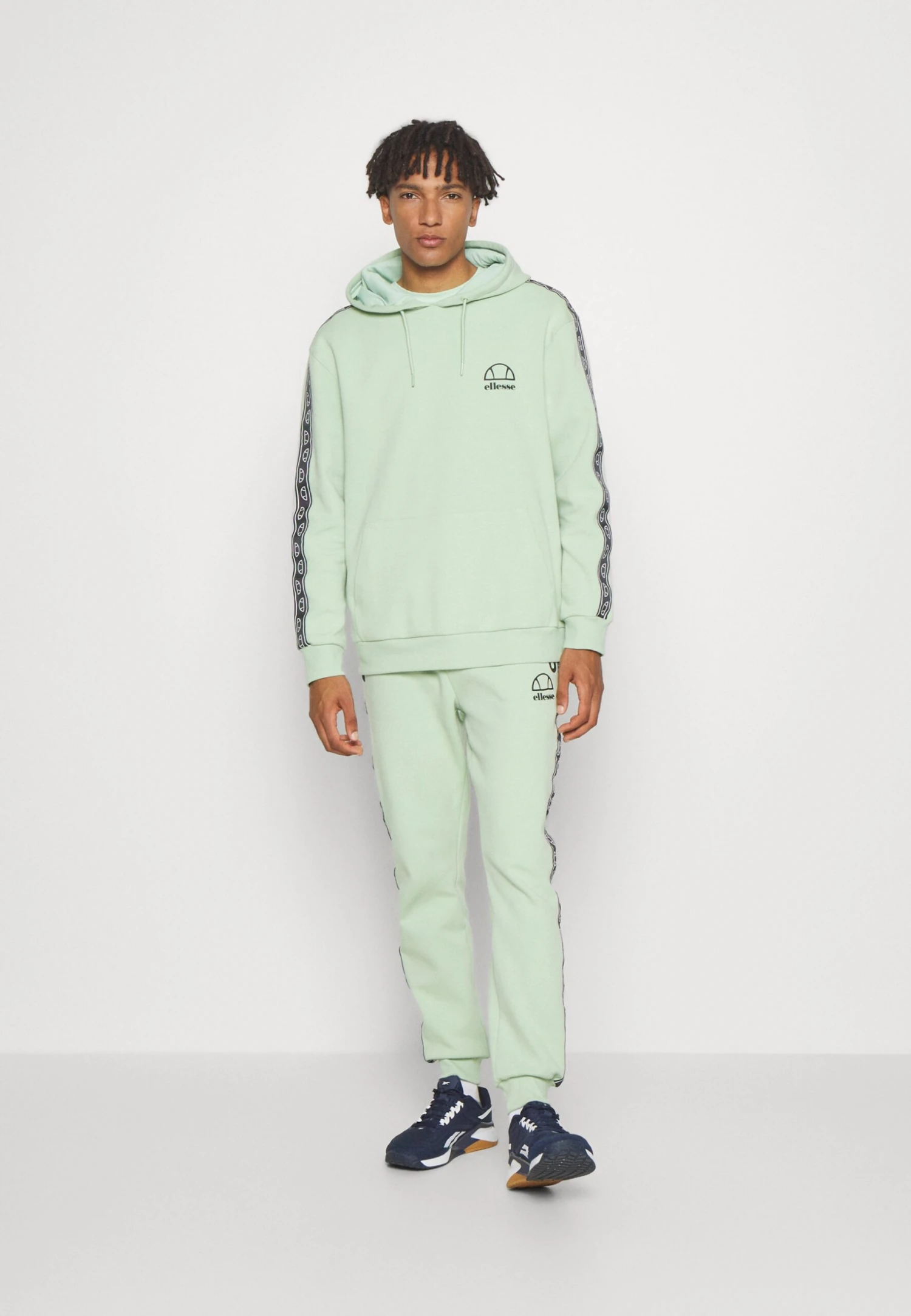 Ellesse Alfonsa HoodyFelpa Con CappuccioGreen Uomo Maglieria E Felpe EL942G03A-M11 2 Ellesse Alfonsa HoodyFelpa Con CappuccioGreen Uomo Maglieria E Felpe EL942G03A-M11 - immagine 2