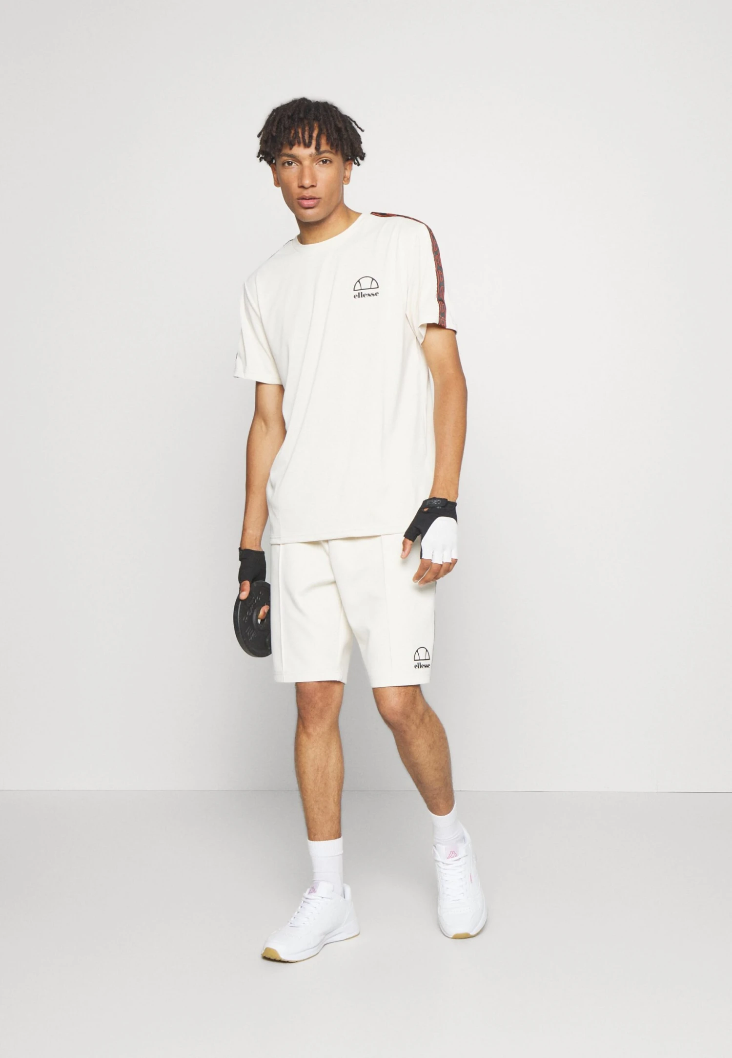 Ellesse Endrizi ShortPantaloncini SportiviOff-White Uomo Bermuda EL942E04V-A11 2 Ellesse Endrizi ShortPantaloncini SportiviOff-White Uomo Bermuda EL942E04V-A11 - immagine 2