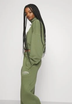 Ellesse Gonia Wide Leg Jog PantPantaloni SportiviOlive Donna Pantaloni EL921A07Z-N11 -Ellesse 3b7ae4217ff248af979fd34ffe7d6089