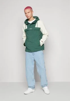 Ellesse Pierleoni JacketGiacca LeggeraDark Green Uomo Giacche EL922T0A3-M11 -Ellesse 3f0c93a8f4a84cf092905d388881961b