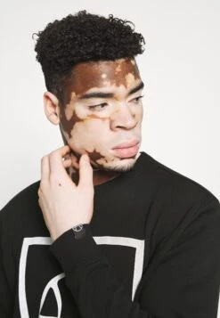 Ellesse OrionFelpaBlack Uomo Maglieria E Felpe EL922S05M-Q11 -Ellesse 4bd7fe2d083b423780b4bd2a4f62c9e9