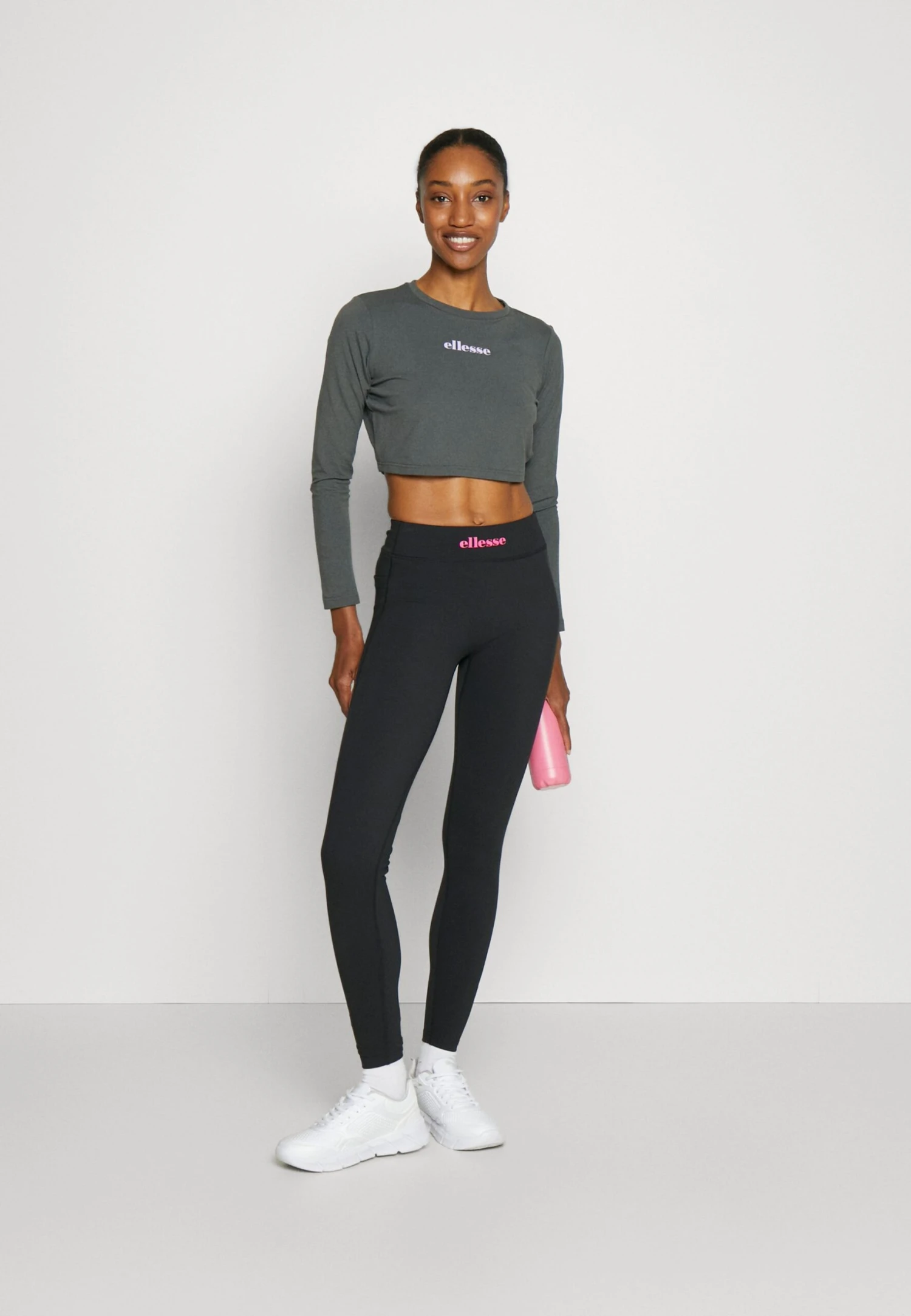 Ellesse ShamsMaglietta A Manica LungaDark Grey Donna T-shirt E Top EL941D05A-C11 2 Ellesse ShamsMaglietta A Manica LungaDark Grey Donna T-shirt E Top EL941D05A-C11 - immagine 2