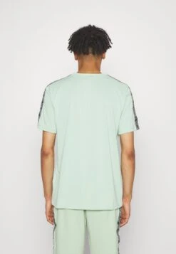 Ellesse Venuto TeeT-Shirt Con StampaGreen Uomo T-shirt E Polo EL942D051-M11 -Ellesse 5a19df9261b34a438d1ec2f983bfe49f