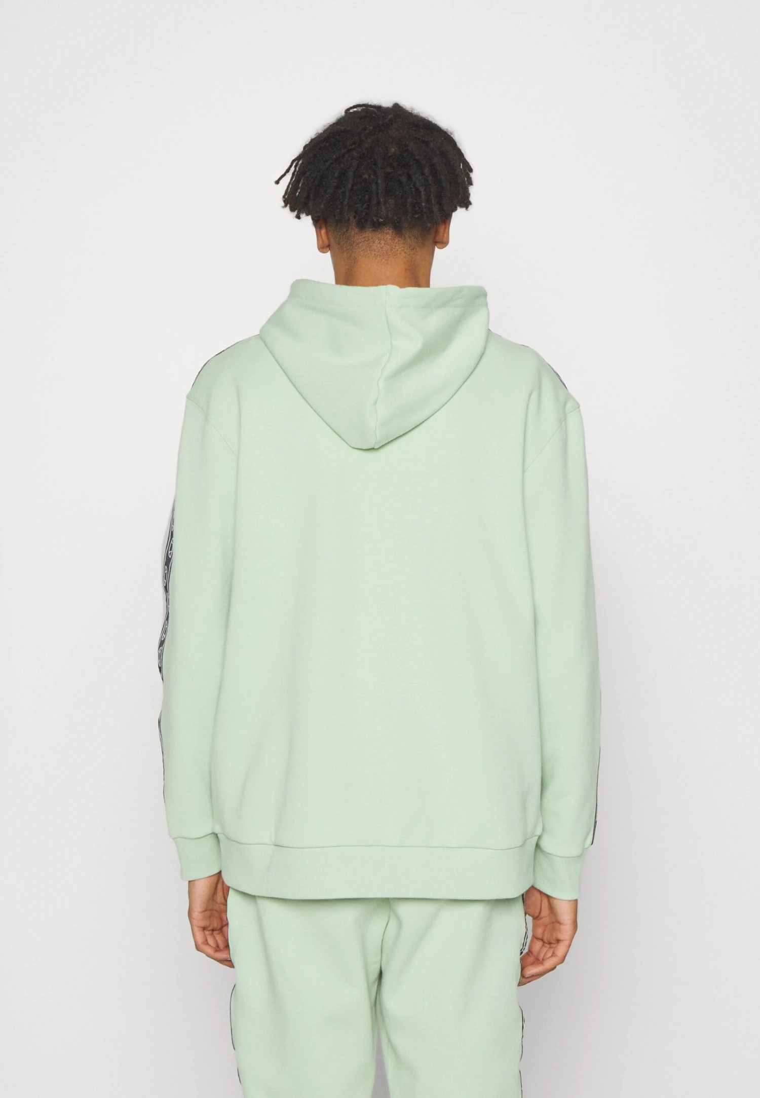 Ellesse Alfonsa HoodyFelpa Con CappuccioGreen Uomo Maglieria E Felpe EL942G03A-M11 3 Ellesse Alfonsa HoodyFelpa Con CappuccioGreen Uomo Maglieria E Felpe EL942G03A-M11 - immagine 3