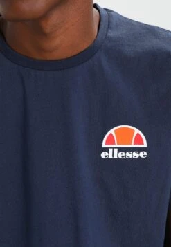 Ellesse CanalettoT-Shirt Con StampaDress Blues Uomo T-shirt E Polo EL922O01S-K11 -Ellesse 81e423a71b174b89a1f9ae4de7505cc5