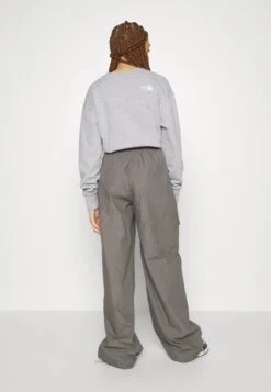 Ellesse Felna PantPantaloni CargoGrey Donna Pantaloni EL921A07Q-C11 -Ellesse 82175c3c25d943c59236764a77eea666