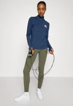 Ellesse Sofira 1/4 ZipMaglietta A Manica LungaNavy Donna T-shirt E Top EL941D059-K11 -Ellesse 9d2d0d5615b940008a2f406d08d984c1
