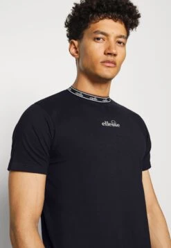Ellesse Alona - T-Shirt Con Stampa - Black -Ellesse 9fb1b4d65d9e4b618005210925ca19ed