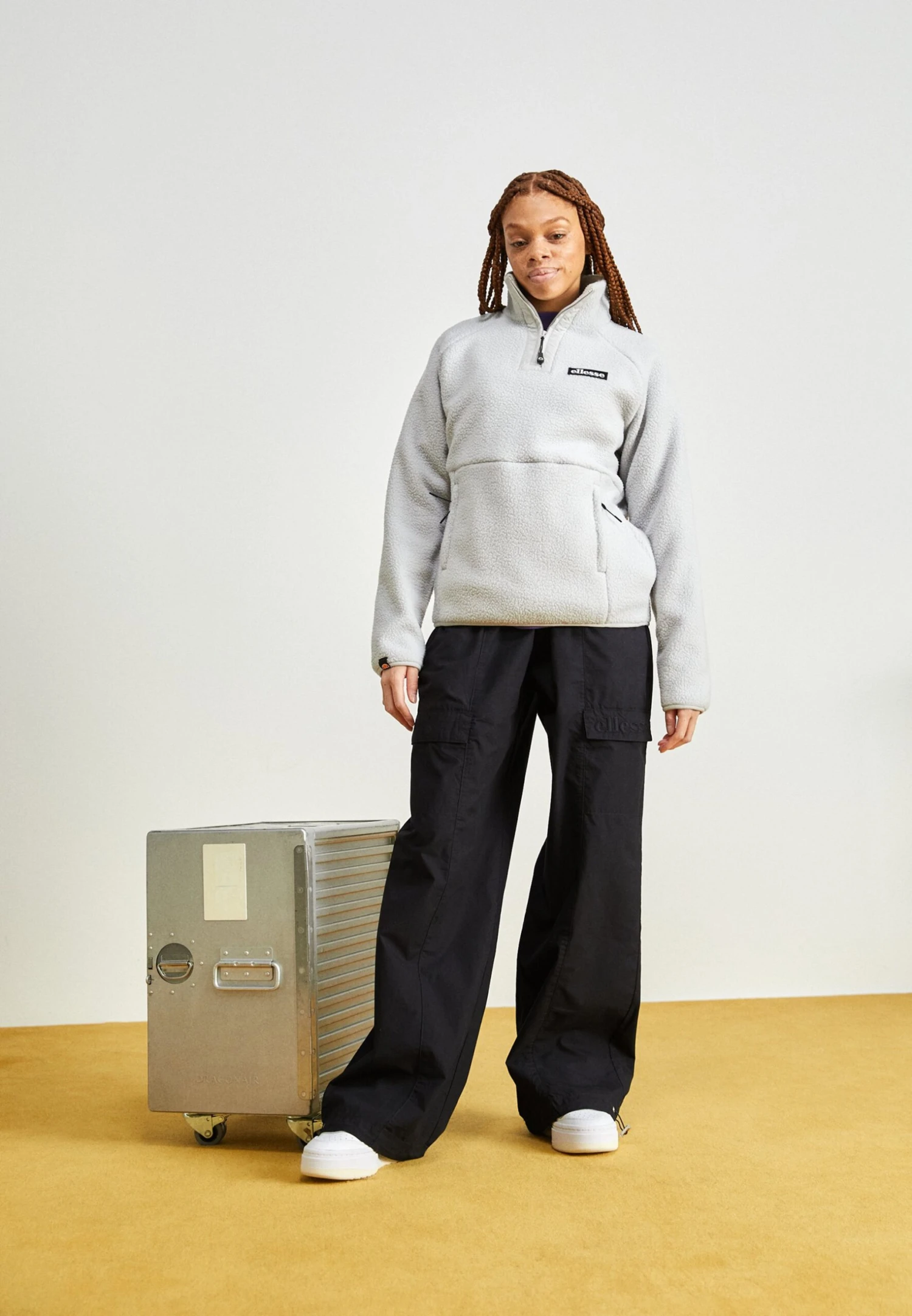 Ellesse Fuzna Felpa Con ZipLight Grey Donna Felpe EL921G03G-C11 2 Ellesse Fuzna Felpa Con ZipLight Grey Donna Felpe EL921G03G-C11 - immagine 2