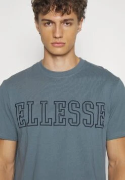 Ellesse Comodo TeeT-Shirt Con StampaBlue Uomo T-shirt E Polo EL942D053-K11 9 Ellesse Comodo TeeT-Shirt Con StampaBlue Uomo T-shirt E Polo EL942D053-K11 -Ellesse a60b88e9fe0d487fbeb933792780dc6f