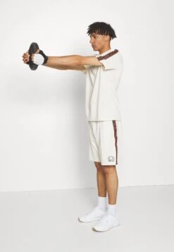 Ellesse Endrizi ShortPantaloncini SportiviOff-White Uomo Bermuda EL942E04V-A11 10 Ellesse Endrizi ShortPantaloncini SportiviOff-White Uomo Bermuda EL942E04V-A11 -Ellesse af10a2fc27f94700b8cee98ec877cf2a