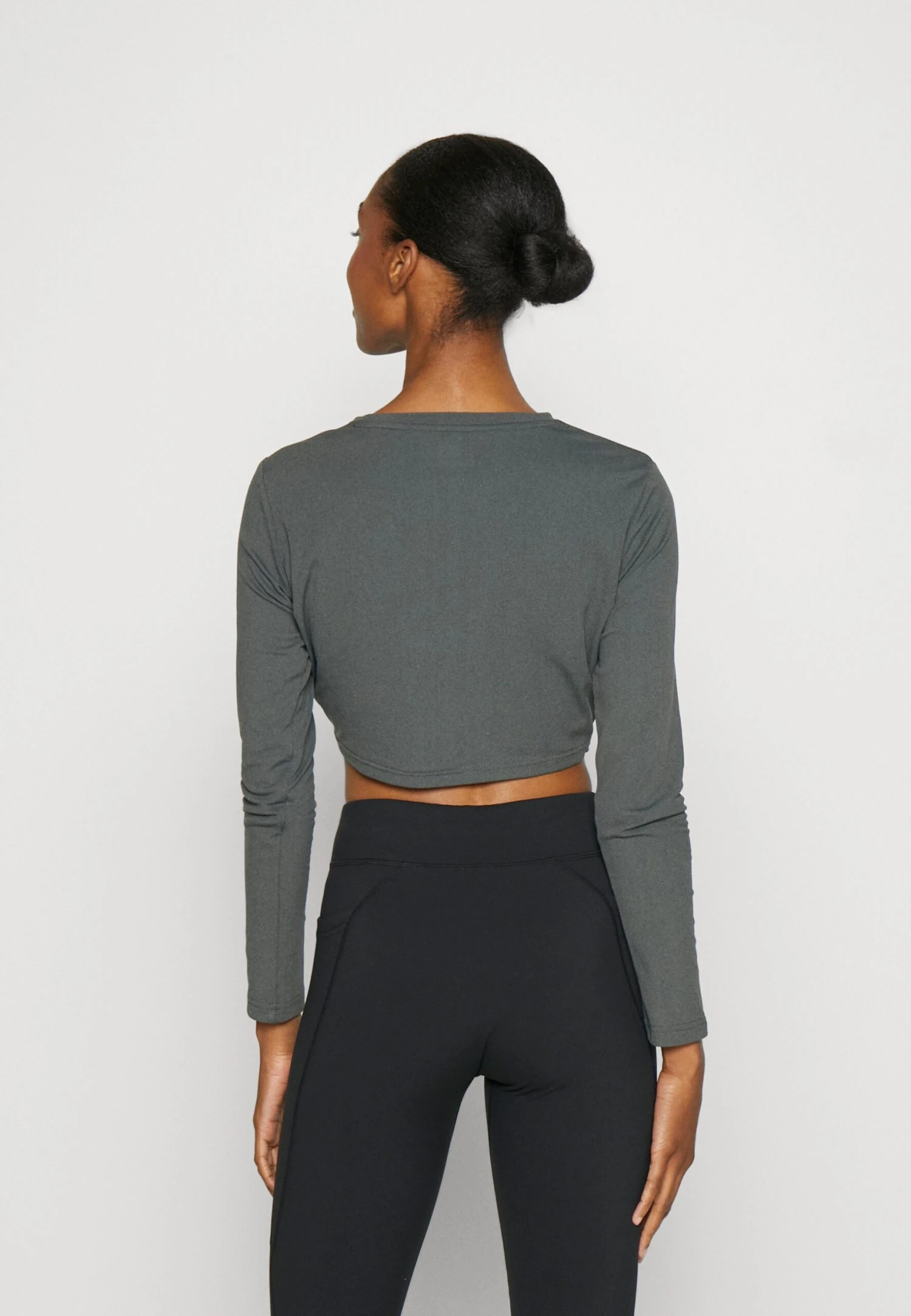 Ellesse ShamsMaglietta A Manica LungaDark Grey Donna T-shirt E Top EL941D05A-C11 3 Ellesse ShamsMaglietta A Manica LungaDark Grey Donna T-shirt E Top EL941D05A-C11 - immagine 3