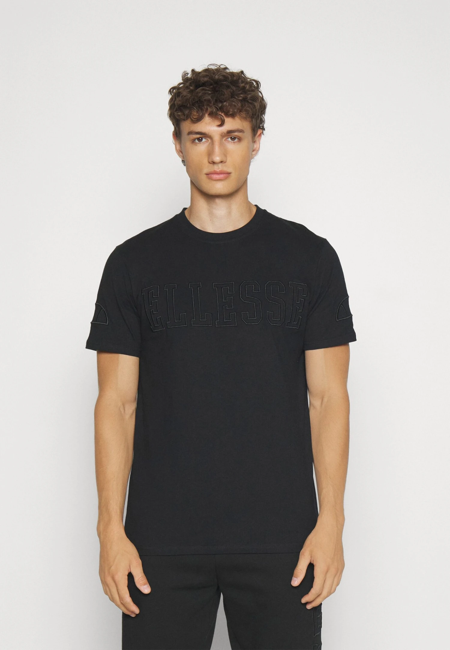 Ellesse Comodo TeeT-Shirt Con StampaBlack Uomo T-shirt E Polo EL942D053-Q11 1 Ellesse Comodo TeeT-Shirt Con StampaBlack Uomo T-shirt E Polo EL942D053-Q11