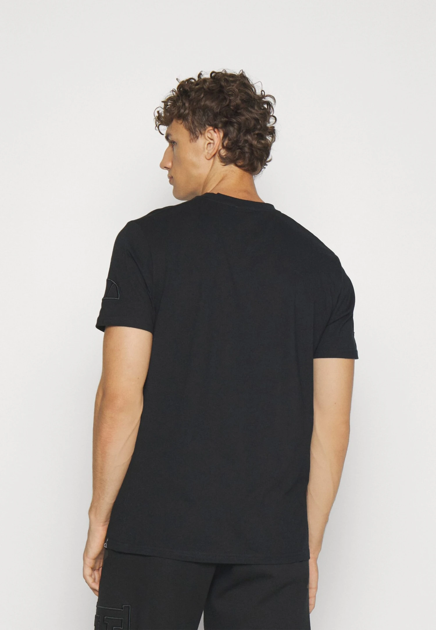 Ellesse Comodo TeeT-Shirt Con StampaBlack Uomo T-shirt E Polo EL942D053-Q11 3 Ellesse Comodo TeeT-Shirt Con StampaBlack Uomo T-shirt E Polo EL942D053-Q11 - immagine 3