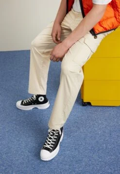 Ellesse RingaPantaloni CargoBeige Uomo Pantaloni EL922E061-B11 -Ellesse e9712cc7f13445d59e3d460ebf957a2e