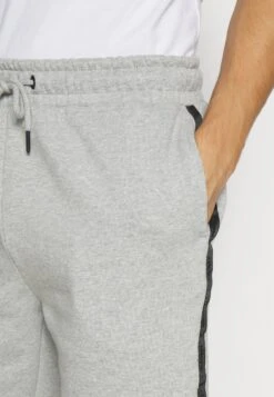 Ellesse Durabilita ShortPantaloncini SportiviGrey Uomo Bermuda EL942E04R-C11 -Ellesse f0ad7df30a9246d98ec4c4444c0a657c