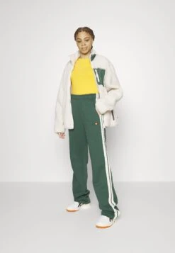 Ellesse Martucci JacketGiacca In PileOff White Donna Felpe EL921G03D-A11 12 Ellesse Martucci JacketGiacca In PileOff White Donna Felpe EL921G03D-A11 -Ellesse fa7a5c812ecd49d0857018ab7bf0985b